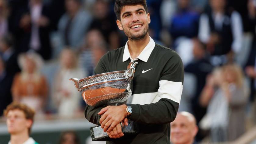 carlos alcaraz rolex roland garros