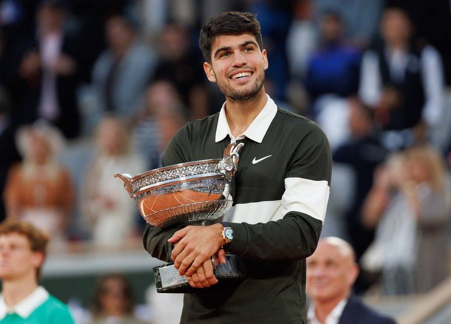 carlos alcaraz rolex roland garros